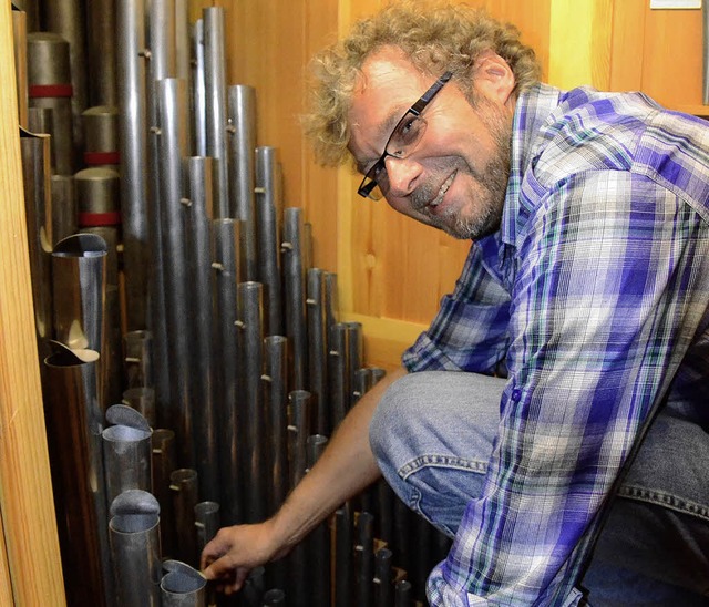 Orgel-Inspektion vor Beginn der Konzer... Orgelbauwerkstatt Kubak aus Augsburg   | Foto: Martina Weber-Kroker