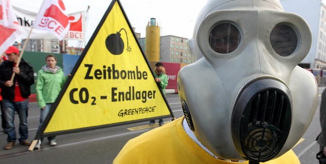 Umweltaktivisten demonstrierten am Fre...Z-Texttief>2</BZ-Texttief>-Endlagern.   | Foto: dpa