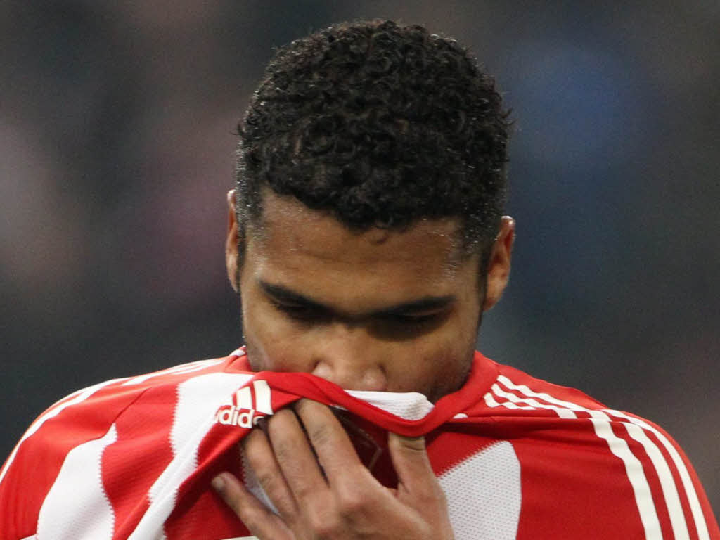 BayernProfi Breno sitzt ein 1. Bundesliga Badische Zeitung