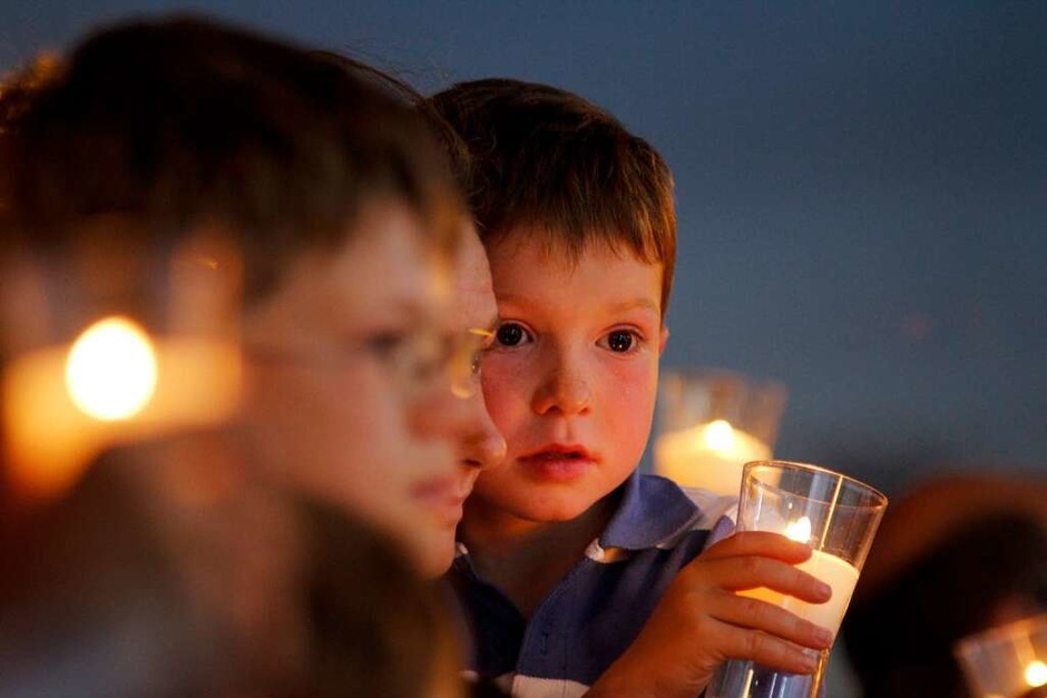 23.000 Menschen feierten am Samstag die Jugendvigil mit dem Papst auf dem Messegelände 23.000 Menschen feierten am Samstag die Jugendvigil mit dem Papst auf dem Messegelände