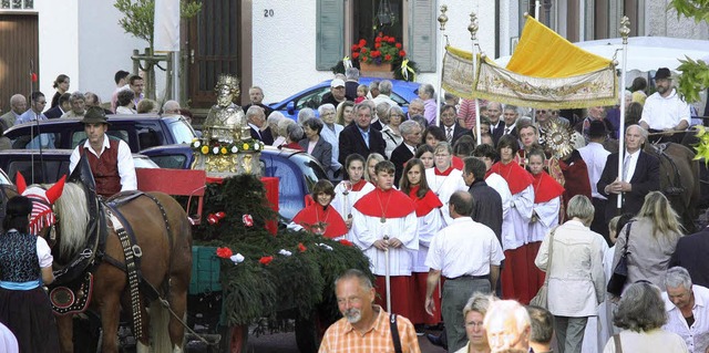 Die traditionelle Prozession durch Ett...hren des Schutzheiligen St. Landelin.   | Foto: Ulrike Hiller