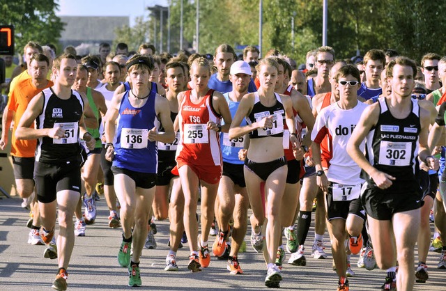 Start zum fnf und zehn Kilometer Lauf...riederike Kallenberg aus Pliezhausen.   | Foto: Murst