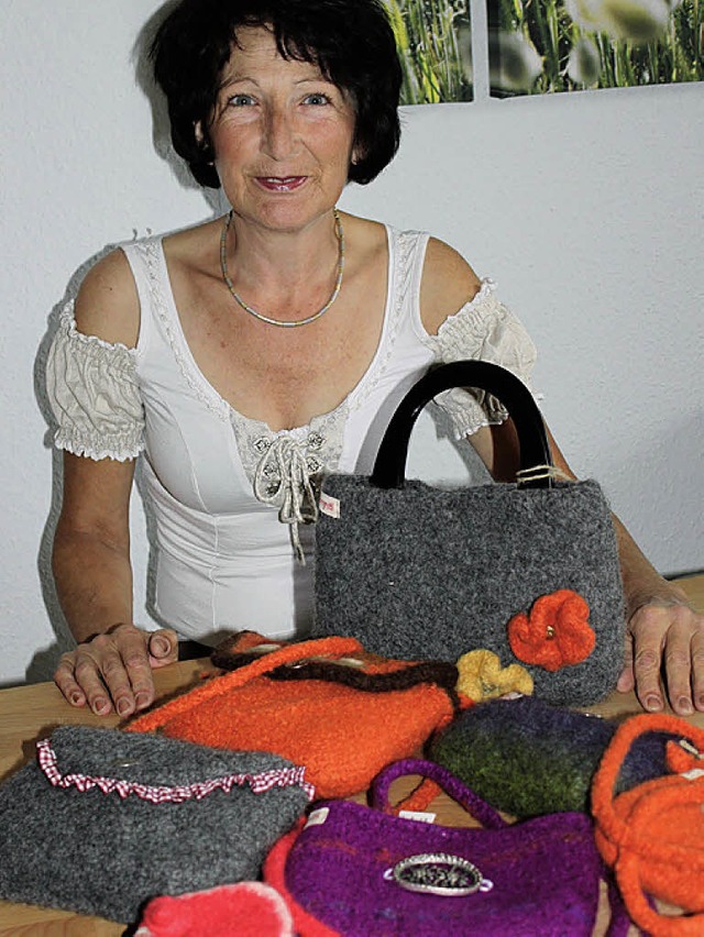 Filztaschen von Barbara Ziener   begeistern nicht nur Oktoberfestbesucher.   | Foto: Christa Maier