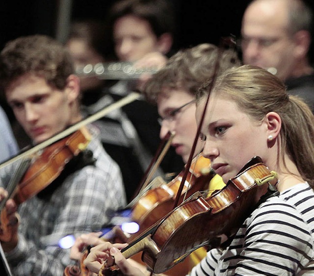 Mitglieder der Philharmonie am Forum bei der Generalprobe   | Foto: Ch. Breithaupt
