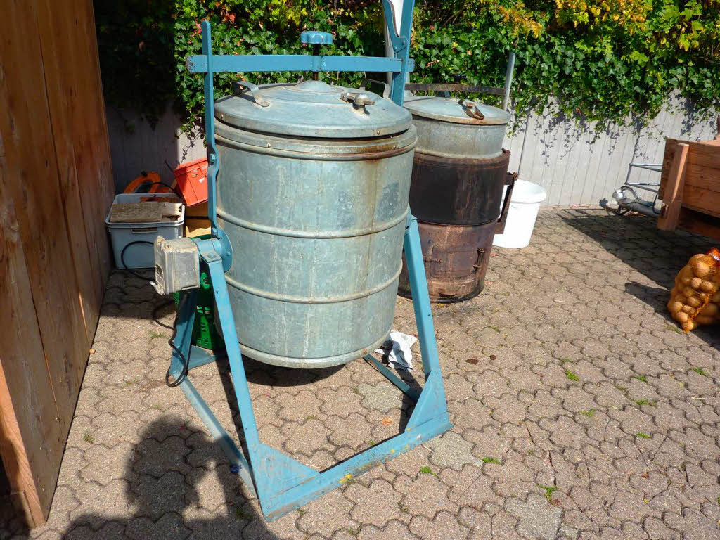 Kartoffeldmpfer: Nutzte man frher die Kartoffel als Schweinefutter, kam der Kartoffeldmpfer zum Einsatz.
