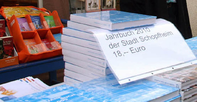 Um das  Jahrbuch der Stadt Schopfheim ..., sind 1500 Euro jhrlich mehr ntig.   | Foto: Marlies Jung-Knoblich