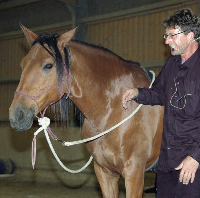 Pferdeflsterer Uwe Weinzierl und sein Pferd Veloz   | Foto: Steinhart