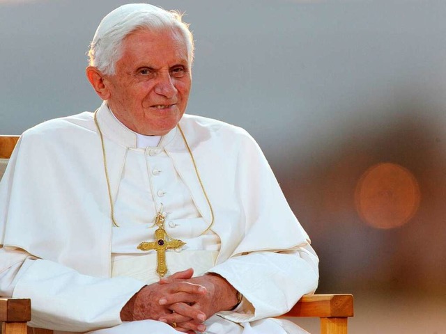 Papst Benedikt XVI. bedankt sich fr herzliche Aufnahme.  | Foto: dpa