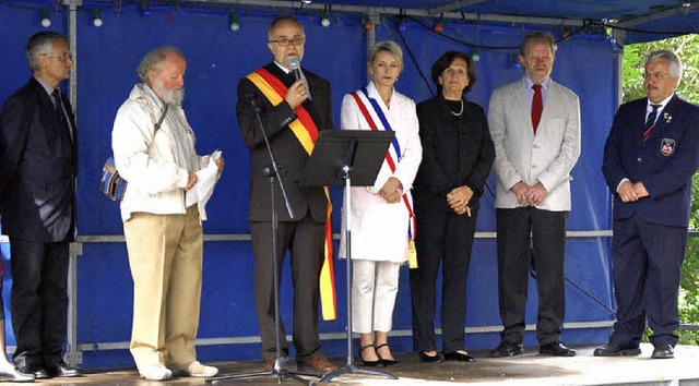 Bernd Schneider, Jean Seinturier, Brg...r  (von links) beim Besuch in Embrun.   | Foto: Privat