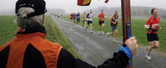 Viel Zeit, um lange Strecken zu genie...die Lufer beim Schwarzwald-Marathon.   | Foto: reinhardt