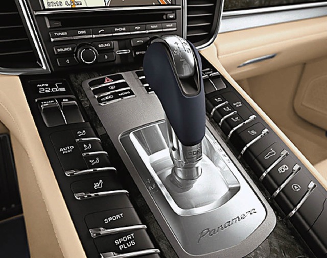Porsche-Fahrer bevorzugen die Automatik.   | Foto: porsche