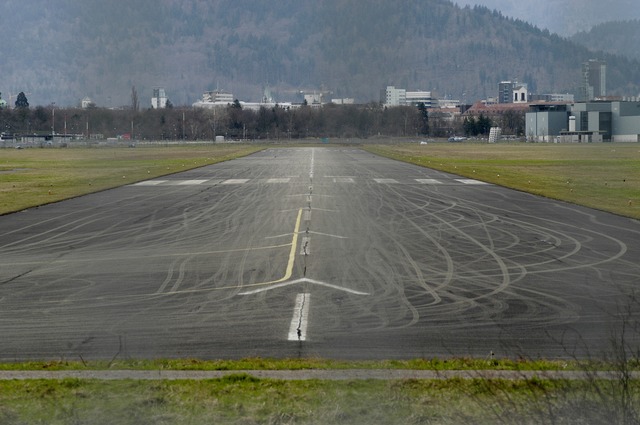 Stadiondebatte: Nicht alle wollen den  Flugplatz abschreiben  | Foto: Ingo Schneider