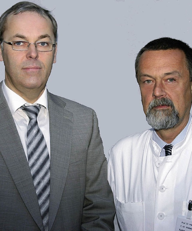 Geschftsfhrer Bernd Fey und der rztliche Direktor Prof. Claus-W. Wallesch  | Foto: Klinik