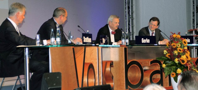 Auf dem Podium (von links): Gerhard St... Wolfgang Gerke und Michael Holstein.   | Foto: Erika Siebert