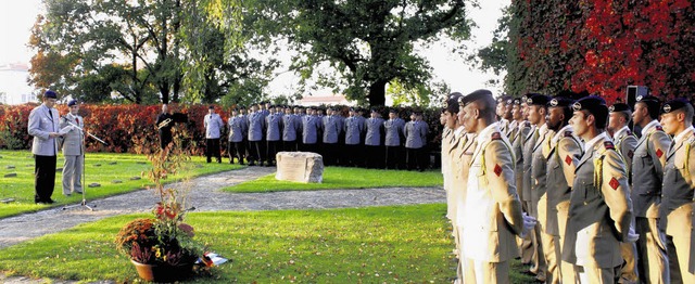 Zur Einweihung des  Gedenksteins spric...ng der deutsch-franzsischen Brigade.   | Foto: Horst Fischer