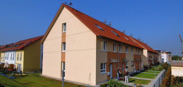 Wegen solcher Reihenhuser wie diese i...heiden sich in Neuenburg die Geister.   | Foto: Judith Haag