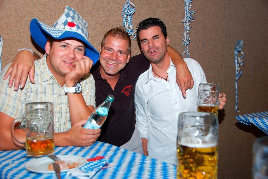 In Feierlaune: Erstes Oktoberfest des Umkircher Narrenclubs (Foto: Manfred Frietsch) In Feierlaune: Erstes Oktoberfest des Umkircher Narrenclubs (Foto: Manfred Frietsch)
