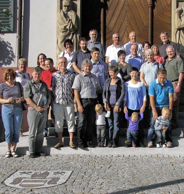 Die  Delegation aus der Partnergemeind...ersgrn vor dem Rathaus in Mnstertal.  | Foto: Manfred Lange