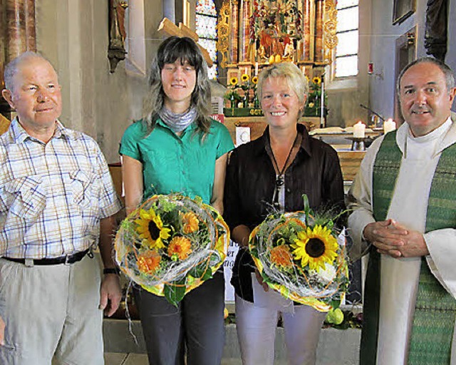 Elke Gtz (rechts) wurde am Erntedanks...n ihr ihre Nachfolgerin Silke Vetter.   | Foto: Reiner Merz