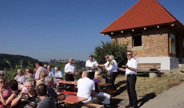 das Quartett der Kandelmusikanten und ...2;Rbhisli&#8220; nach der Sanierung.   | Foto: Michael Haberer