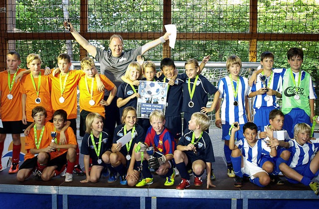 Die Sieger der Gruppe 10-bis 11-Jhrig...ger), Degerfelder Kickers (3. Platz).   | Foto: Schleer