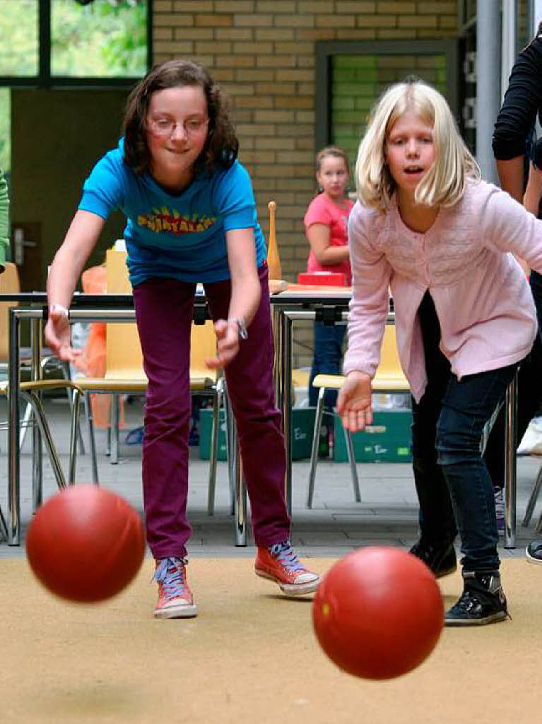 Lasst die Kugeln rollen! Lasst die Kugeln rollen!