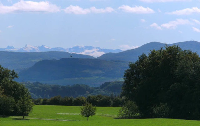 Drei Gebirge auf einen Blick: Schwarzwald, Jura, Alpen   | Foto: Matthias Maier