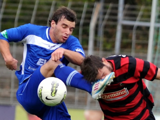 Heiko Butscher hat beim Regionalliga-S...rn Alzenau eins auf die Nase bekommen.  | Foto: meinrad schn