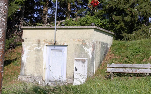 Der alte Hochbehlter von Groherrisch...e Feuerwehr mit zwei Kammern genutzt.   | Foto:  WOLFGANG ADAM