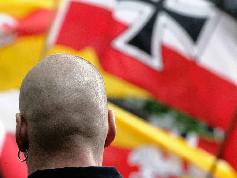 Rechtsextremer bei einer Demonstration der NPD.  | Foto: ddp