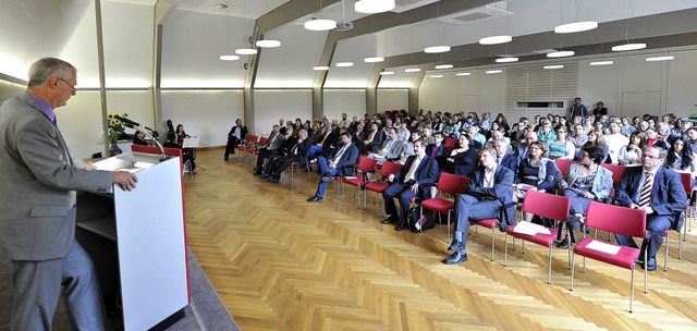 Rektor Edgar Ksler erffnete das Akad... der Katholischen Hochschule Freiburg.  | Foto: M. Bamberger