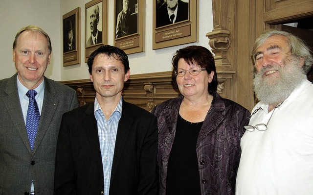 Brgermeister Bernhard Seger verabschi...reter Dr. Michael Sladek (von links).   | Foto: ulrike jger