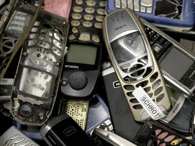 Nicht jedes alte Handy muss gleich auf den Schrott  | Foto: dapd