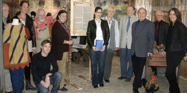 Der Museumskreis  mit Kuratorin Simone...ete gestern die Mittelalterausstellung  | Foto: Frey