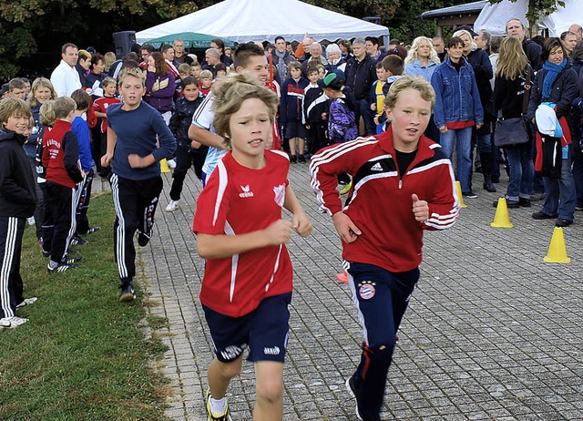 Vollen Einsatz lieferten die Junioren ...rombach beim  Sponsorenlauf im Grtt.   | Foto: Paul Schleer