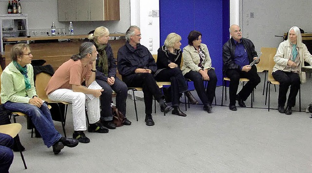 Endinger Brger im angeregten Gesprch... Vorstand des Stadtteilvereins Vauban. 