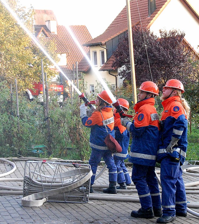 Auch wenn die &#8222;Groen&#8220; im ...urch schnelle, przise Lschangriffe.   | Foto: Frey