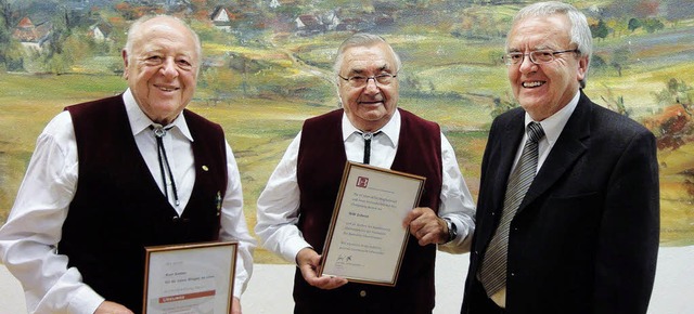 Hohe Ehrungen: Kurt Sattler fr 60 Jah...eter Kassa ausgezeichnet (von links).   | Foto: Silke Hartenstein