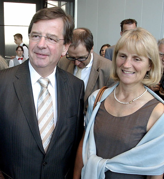 Willi Stchele und Ehefrau Sabine bei ...altung im Offenburger Burda-Hochhaus.   | Foto: Seller