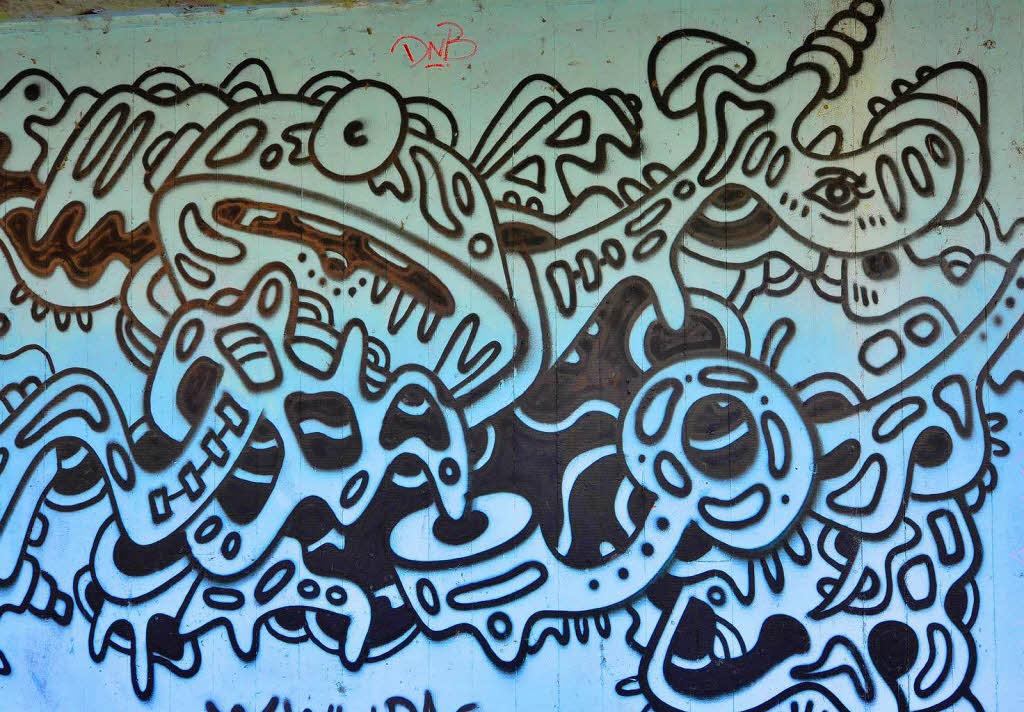Die legale Street-Art-Galerie an der Dreisam in Freiburg. Die legale Street-Art-Galerie an der Dreisam in Freiburg.