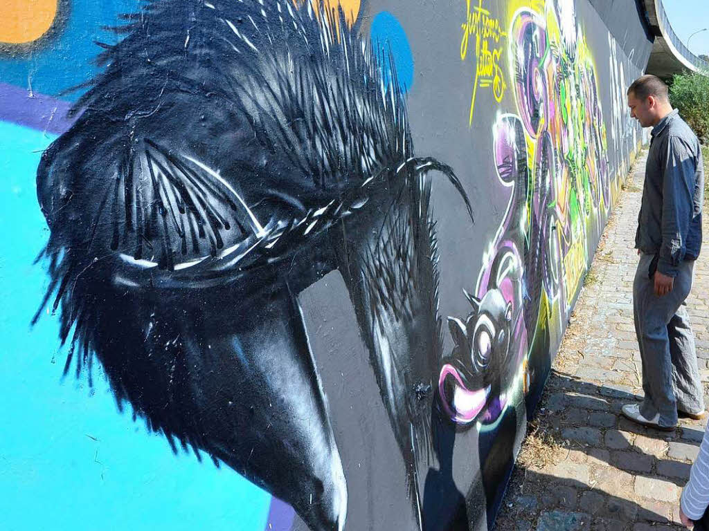 Die legale Street-Art-Galerie an der Dreisam in Freiburg. Die legale Street-Art-Galerie an der Dreisam in Freiburg.