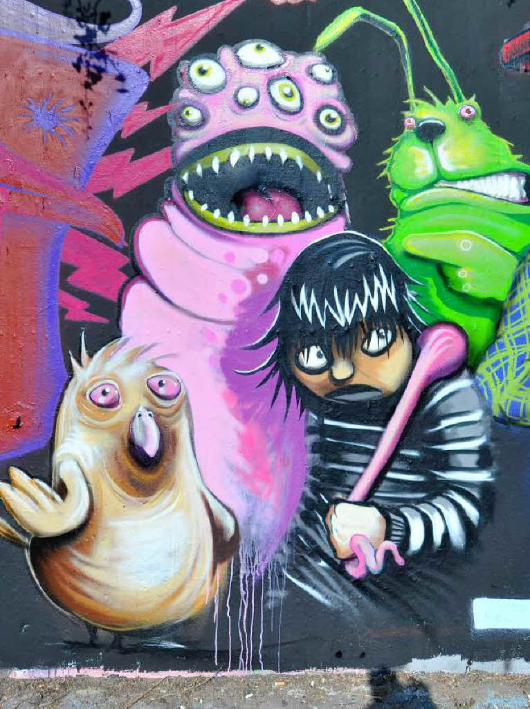 Die legale Street-Art-Galerie an der Dreisam in Freiburg. Die legale Street-Art-Galerie an der Dreisam in Freiburg.