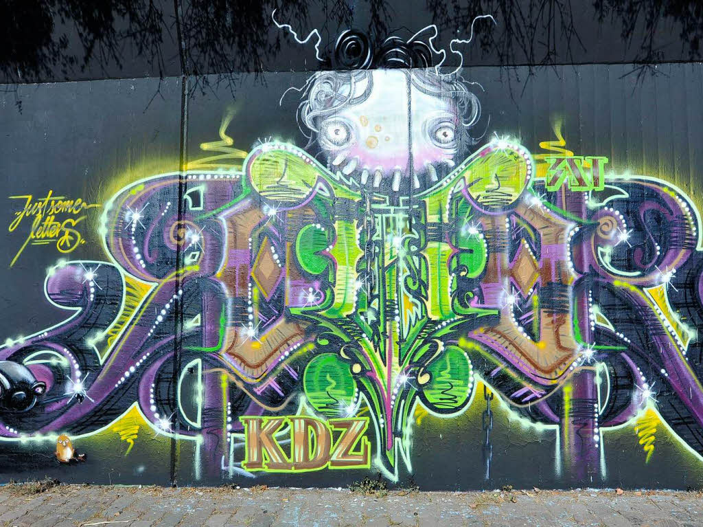Die legale Street-Art-Galerie an der Dreisam in Freiburg. Die legale Street-Art-Galerie an der Dreisam in Freiburg.