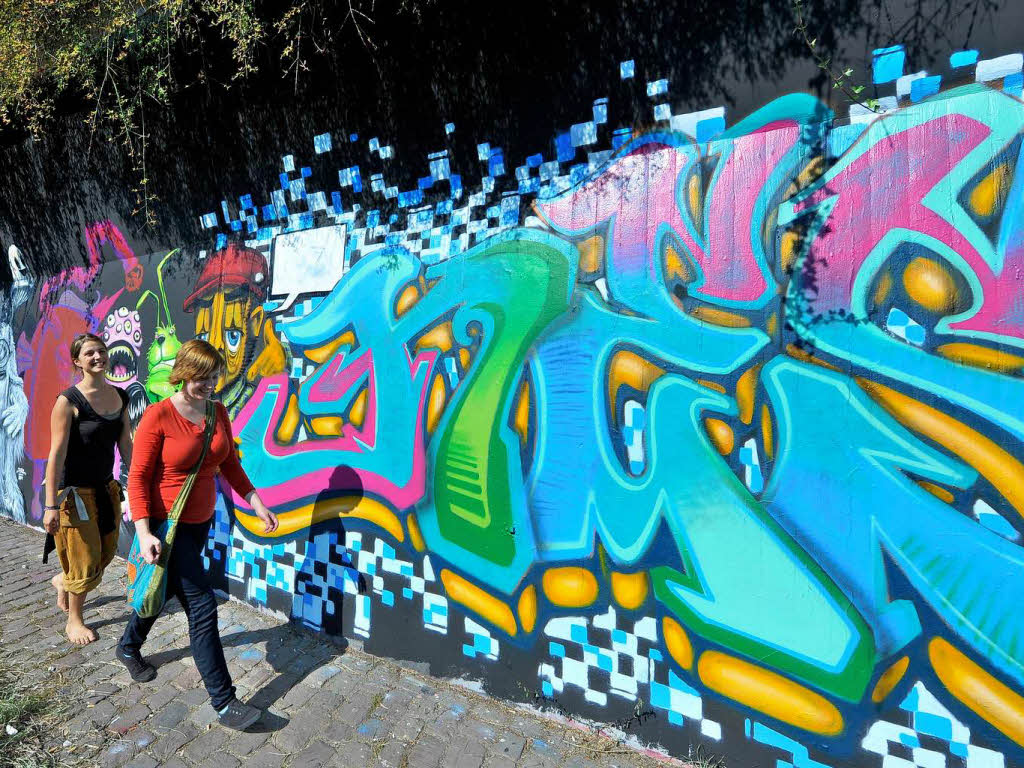 Die legale Street-Art-Galerie an der Dreisam in Freiburg. Die legale Street-Art-Galerie an der Dreisam in Freiburg.