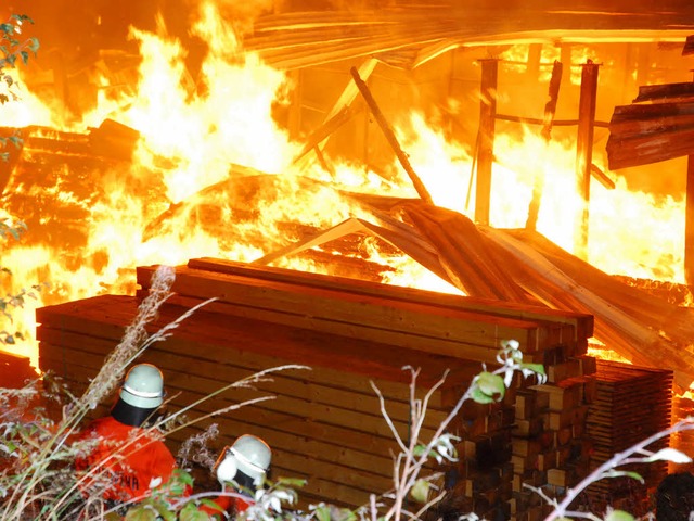 Sgewerk in Peterzell wird Raub der Flammen  | Foto: Kamera 24.tv