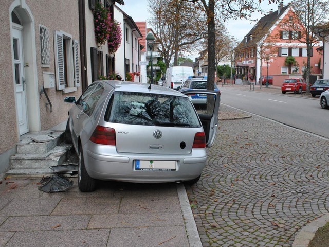 Autofahrer prallt gegen Hauseingang  | Foto: Polizei Freiburg