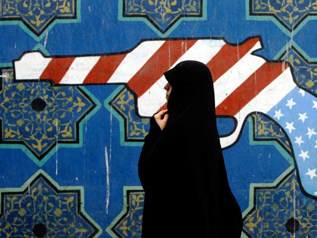 Ein antiamerikanisches Wandbild in Teheran   | Foto: DPA