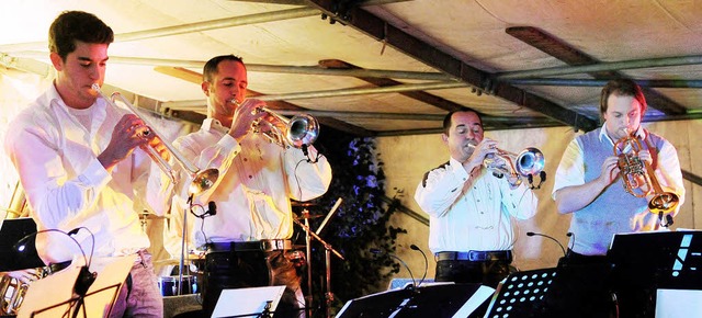 Die Original Filterlnder sorgten fr ...de Musik zum Oktoberfest in Schuttern.  | Foto: Wolfgang Knstle