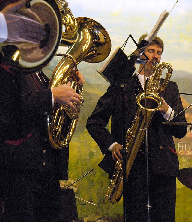 Gut in Form zeigten sich die Menzensch...m  Musikverein Menzenschwand erffnet.  | Foto: Christiane Sahli