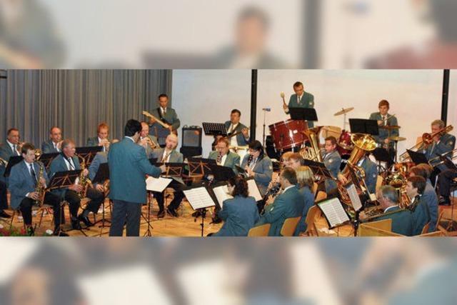 Zollkapelle feiert sich und ihren Dirigenten mit tollem Programm